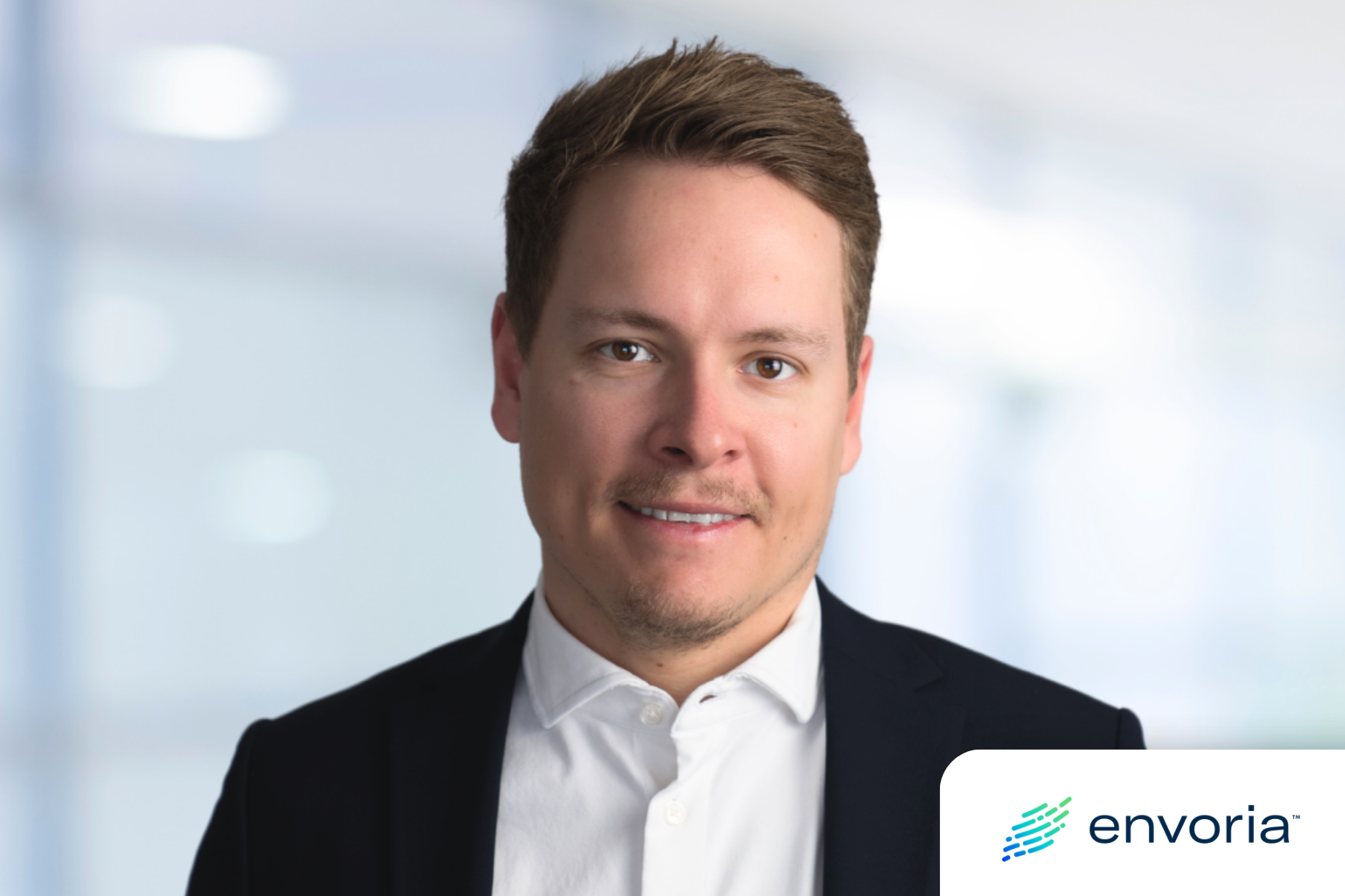 Envoria Connect 2026 Speaker mit Logo Julian Göbel Envoria